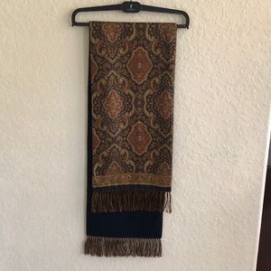 Burberrys silk/cashmere scarf/wrap